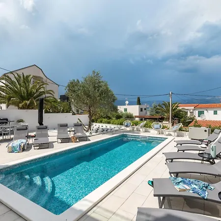Family-friendly With Swimming Pool Arbanija - Ciovo - 25090 아파트