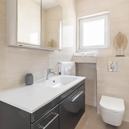 Apartman Family-friendly With Swimming Pool Arbanija, Ciovo - 25090 *